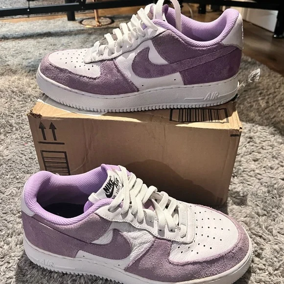 Nike Air Force 1 Low-Top White and Lavender Sneakers - Picture 3 of 5